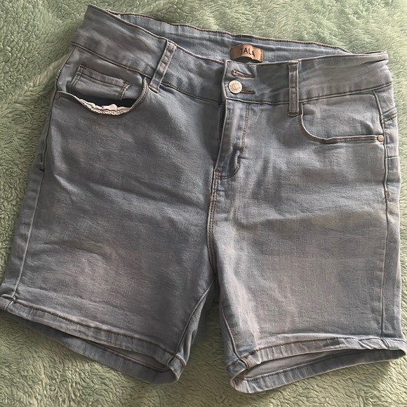 Women’s jean shorts - Picture 1 of 1